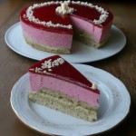 Tort cu fistic si zmeura