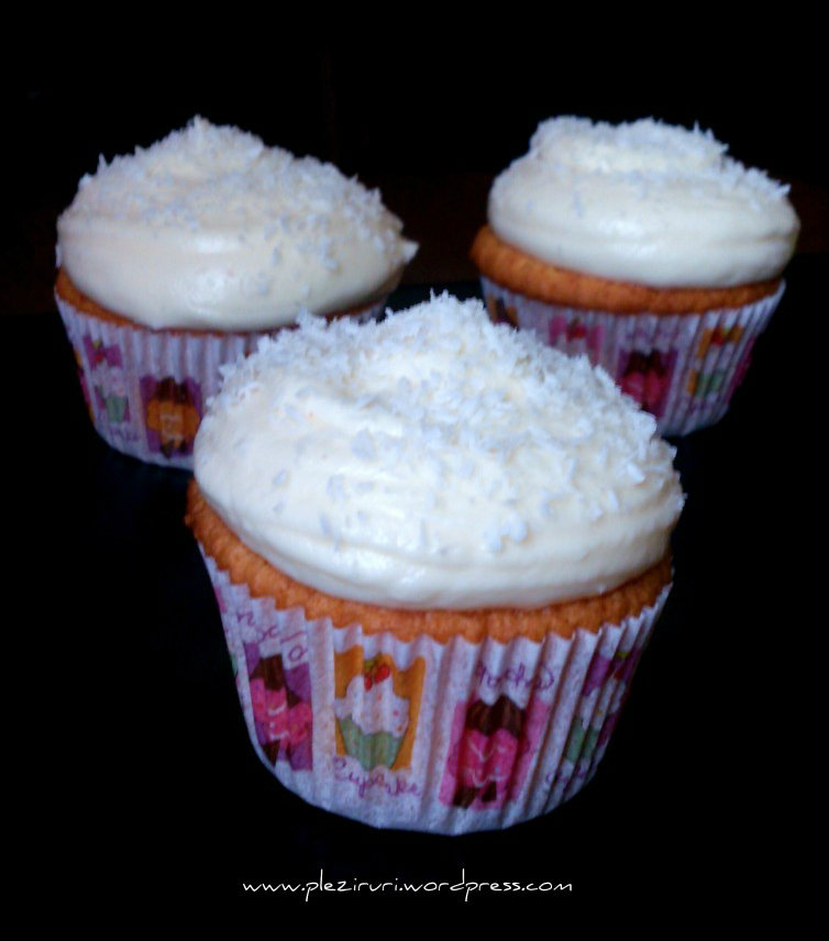 Cupcakes cu cocos