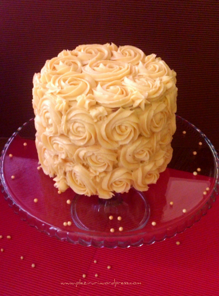 Tort cu nuci coapte si portocale