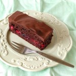 Prajitura cu ciocolata si fructe de padure