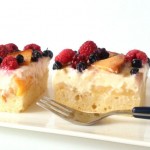 Prajitura cu crema de vanilie cu smantana si fructe