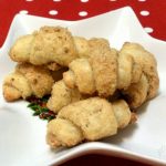 Cornulete cu nuca din aluat cu branza de vaci