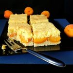 Prajitura cu caise si crema de smantana