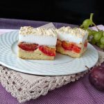 Prajitura cu prune, crema si bezea